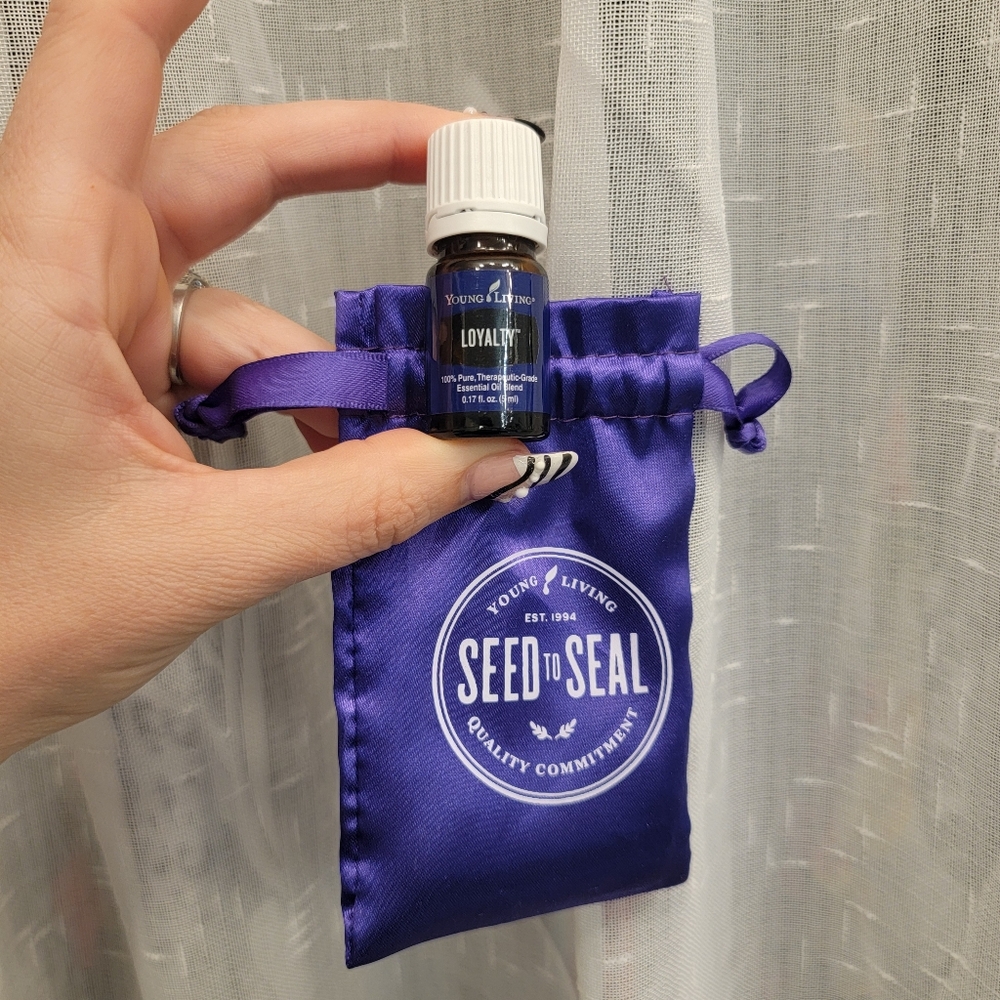 Young Living Loyalty Essential Oil Blend Brand New - Picture 4 of 4